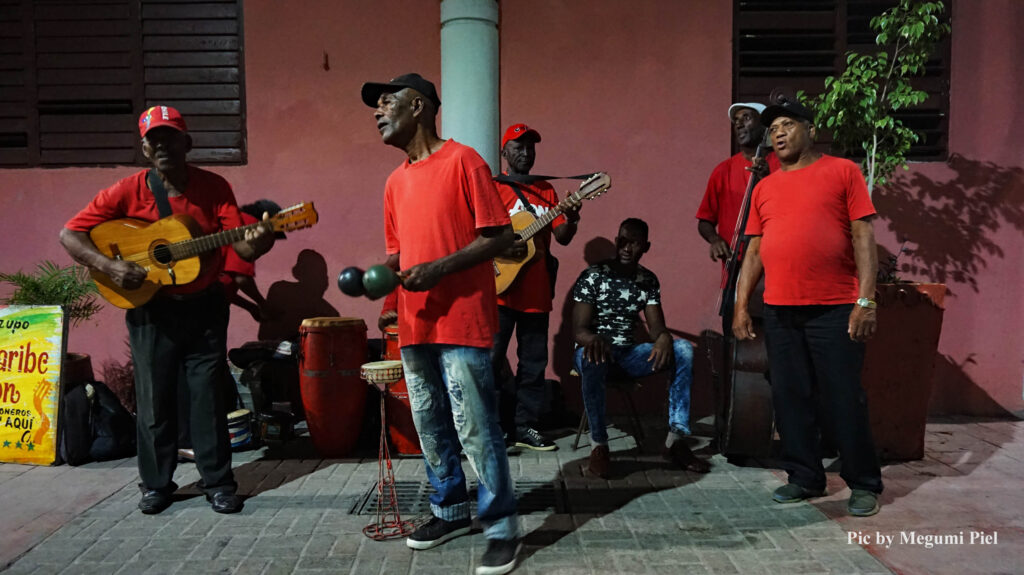 キューバ 音楽の街で 歌って踊る･･･子供と２人旅 ①